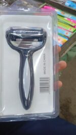 Cyclone Knife 3 in 1 Roto The 3-in-1 Vegetable Peeler is a versatile kitchen tool designed for multiple peeling - Image 4